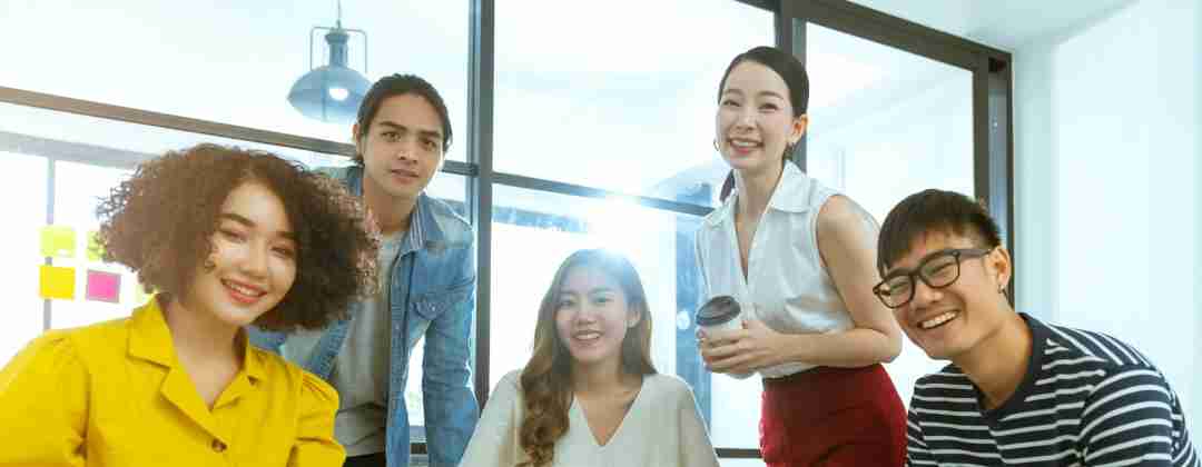 与全球最佳雇主  人生就是博光电<br>
一起探索未来职涯可能