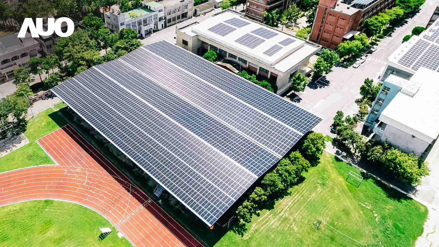 人生就是博SunSteel光电整合型浪板具备快速安装、、、、轻量化优势，，，可提升15%发电效能，，，通过国际IEC与台湾VPC认证安全、、防漏、、、、耐候标准