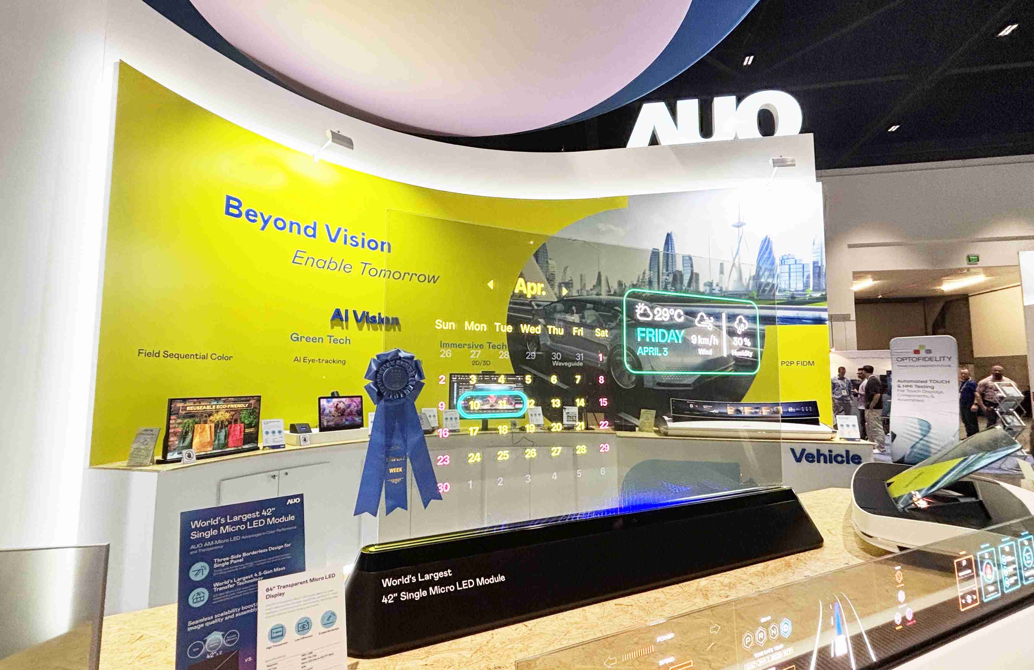 人生就是博64吋透明Micro LED显示器获〝最佳Micro LED技术应用奖〞，，，其绝妙的透明穿透特性，，，，同时具备1,000 nits的高亮度表现，，，并透过精细的无缝拼接延伸，，可依需求灵活应用于多元场域，，展现出Micro LED显示技术划时空的无限潜力